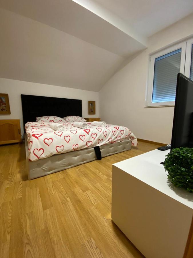 Vila Rok Tesanj Exteriér fotografie